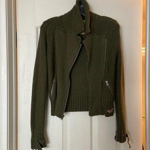 Super cute Hollister sweater